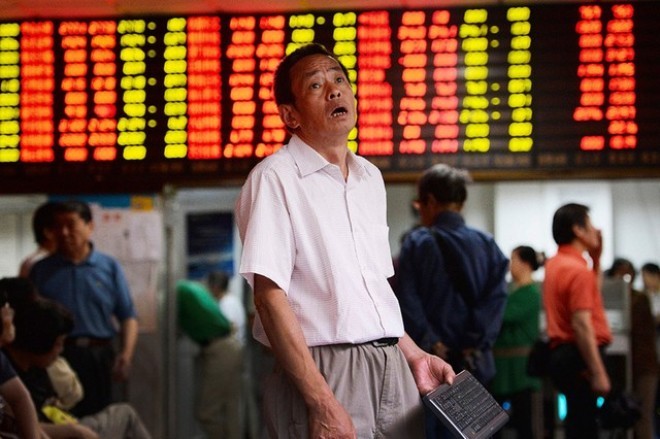 Hơn 20 triệu nhà đầu tư tháo chạy khỏi thị trường chứng khoán Trung Quốc