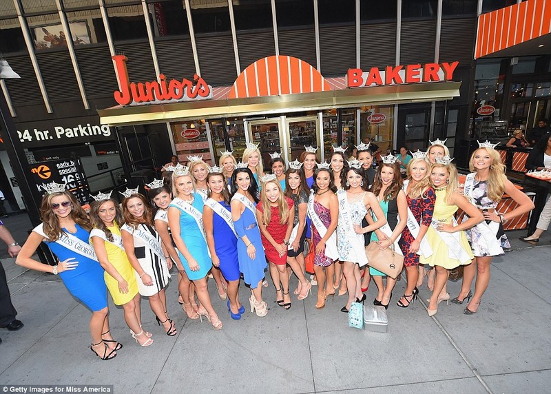 52 người đẹp đại diện cho phái đẹp Mỹ đã sẵn sàng cho cuộc đua tranh vương miện Miss America 2016