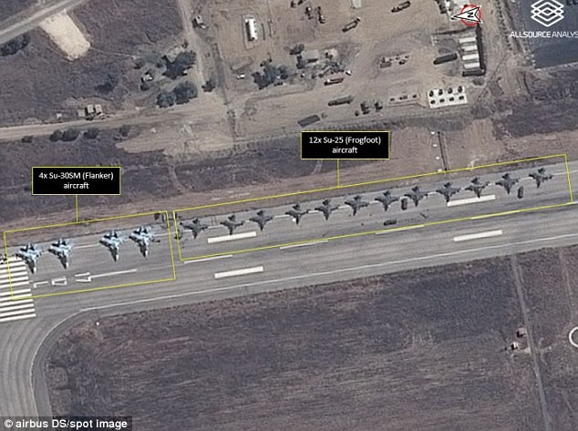Hình ảnh vệ tinh cho thấy ít nhất 12 cường kích Su-25 xếp cạnh 4 chiến đấu cơ đa nhiệm Su-30