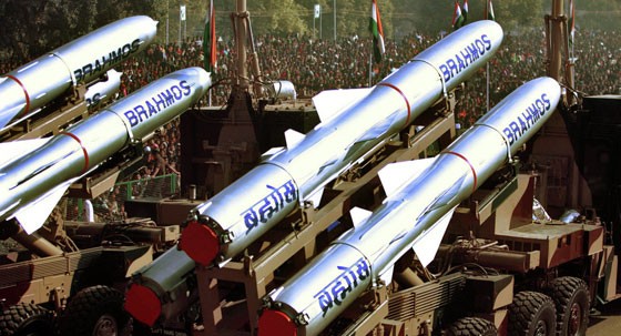 Tên lửa BrahMos trong một cuộc duyệt binh tại Ấn Độ (AP)