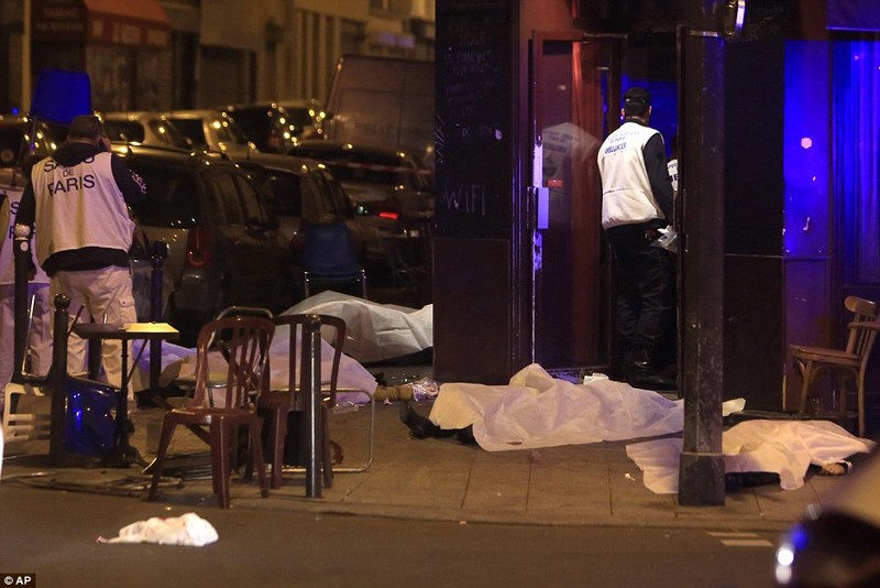 Nước Pháp liên tiếp bị tấn công khủng bố đẫm máu