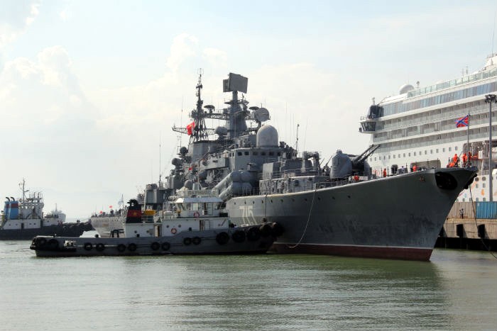 Trưa nay, tàu khu trục Bystry 715 của Hải quân Nga đã cập cảng Tiên Sa, bắt đầu chuyến thăm hữu nghị thành phố Đà Nẵng. Đây là chiến hạm thuộc lớp Sovremennyy chuyên chống hạm, phòng không.