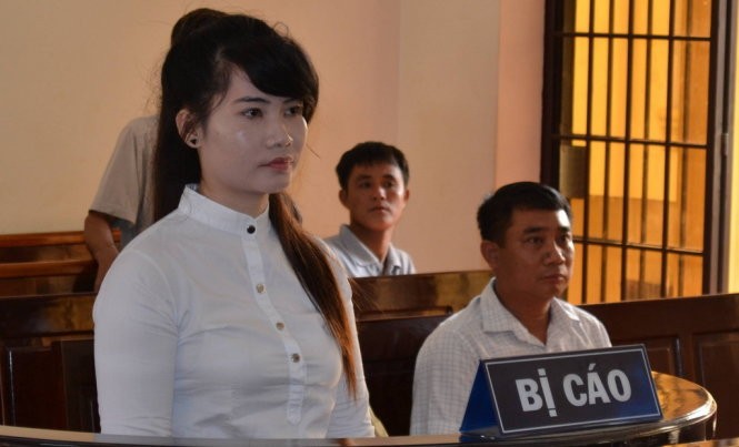 Bị cáo Mai Thị Huyền tại phiên tòa - Ảnh: ĐỨC TRONG