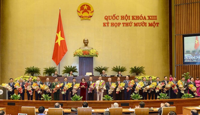 Chủ tịch Quốc hội Nguyễn Thị Kim Ngân cùng các thành viên mới của Chính phủ ra mắt Quốc hội