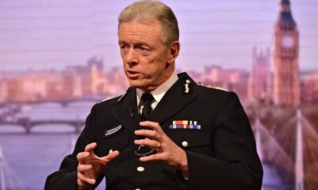 Ủy viên cảnh sát ở Scotland Yard, Sir Bernard Hogan-Howe
