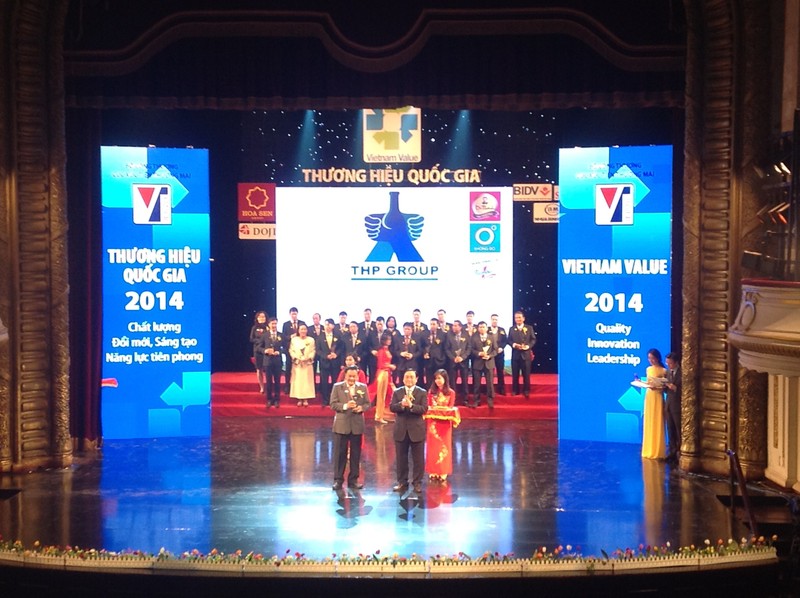 Chủ tịch kiêm tổng Giám đốc Tân Hiệp Phát nhận giải thưởng thương hiệu Quốc gia 2014