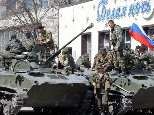 Xe tăng Nga bị cáo buộc triển khai tại miền đông Ukraine