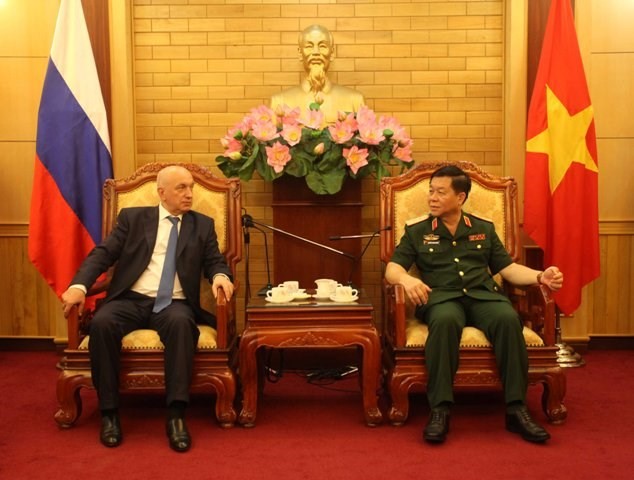 Tướng phản gián quân sự - cơ quan An ninh Liên bang Nga thăm Việt Nam