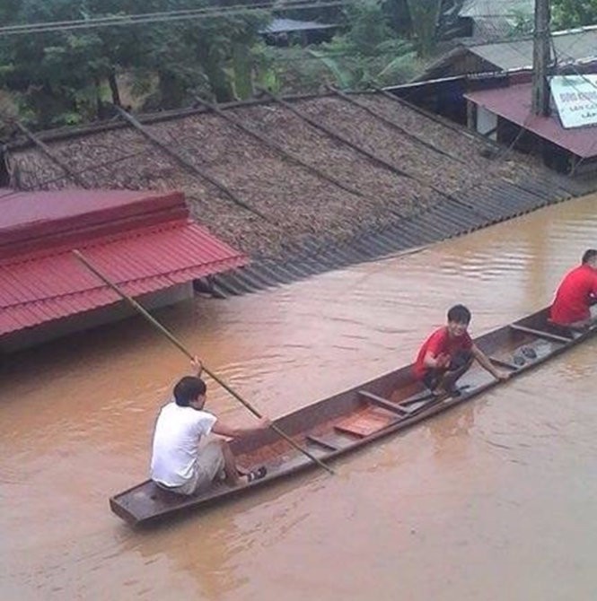 Mưa lũ gây ngập lụt, thiệt hại nặng ở huyện vùng cao Quan Hóa (Thanh Hóa) - Ảnh do người dân cung cấp chiều 3-8