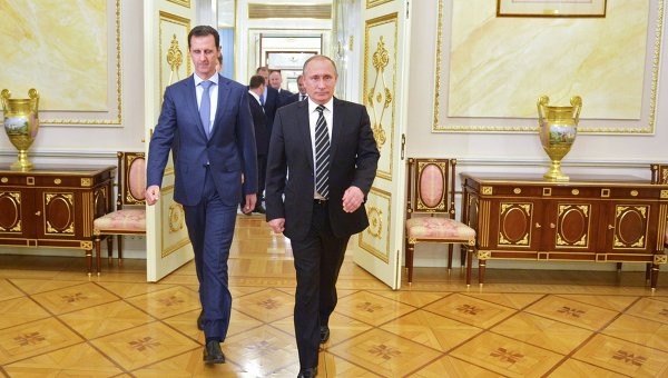 Tổng thống Syria đến Nga sau 3 tuần không kích