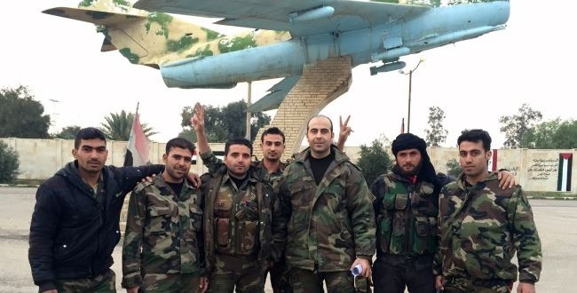 Binh sĩ Syria tại căn cứ sân bay Kweives giành lại được dưới sự yểm trợ của Không quân Nga