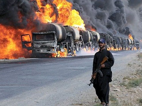 Theo Nga, Iraq cũng dìm xe chở dầu IS vào biển lửa