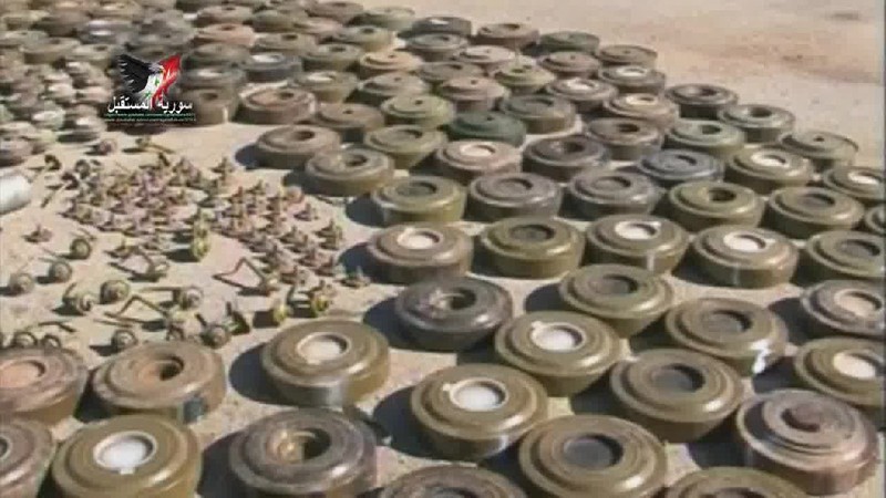 Mìn chống tăng quân đội Syria thu giữ được trên các xe vận tải từ Jordan