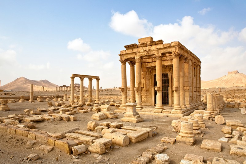 IS gài hơm 3000 quả mìn và vũ khí nổ để phá hủy thành phố Palmyra