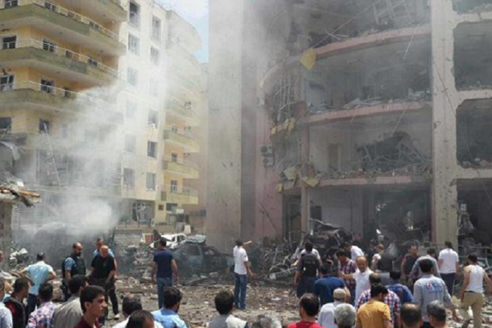 Đánh bom dữ dội ở Thổ Nhĩ Kỳ, 3 người chết, 30 người khác bị thương