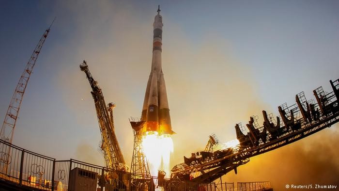 Tên lửa đẩy "Soyuz-FG" mang theo tàu vũ trụ vận tải có người lái TPK " Soyuz MS-02" cất cánh