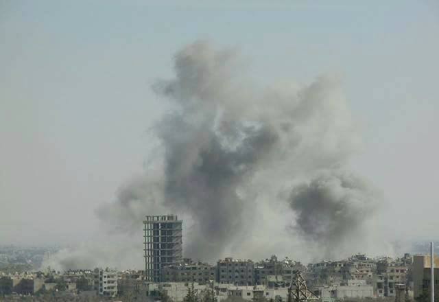 Không quân Syria ném bom dữ dội Aleppo yểm trợ cho quân đội tấn công
