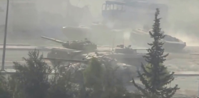Lực lượng tăng thiết giáp Syria chiến đấu trên chiến trường đô thị Aleppo 
