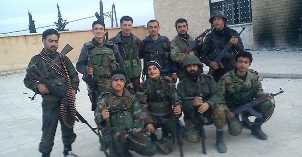 Nhóm binh sĩ quân đội Syria, bảo vệ sân bay Kweires