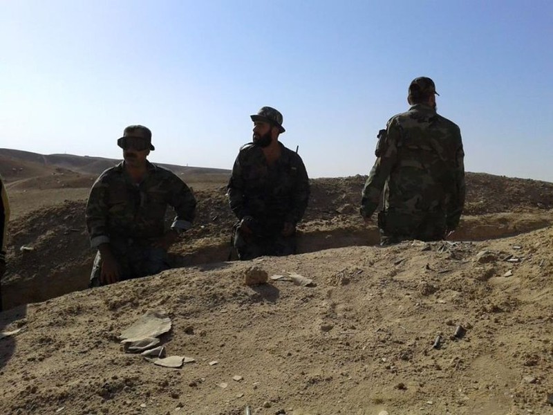 Binh sĩ quân đội Syria ở chiến trường Deir ez Zor