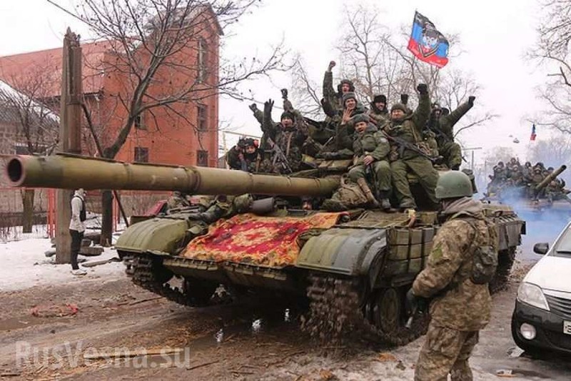 Binh sĩ lực lượng dân quân Donetsk trên chiến tuyến