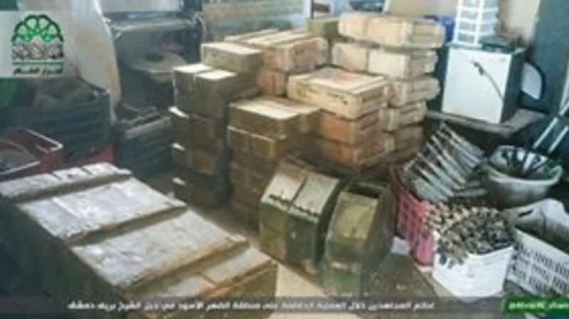 Một số lượng lớn vũ khí đạn dược của quân đội Syria bị chiếm giữ