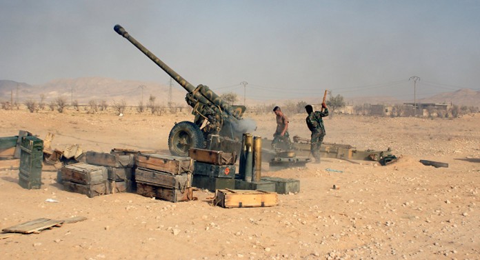 Pháo binh quân đội Syria trên chiến trường Palmyra