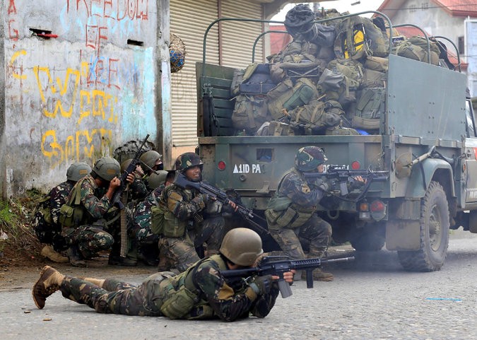 Giao chiến trên đường phố Marawi Philippines