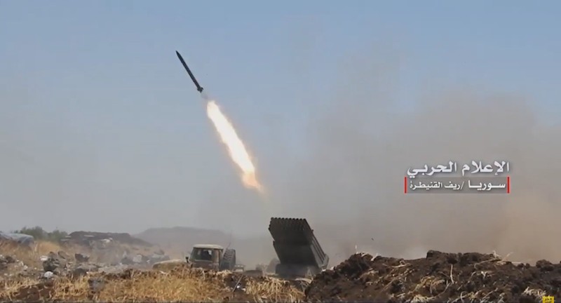 Pháo binh quân đội Syria tấn công lực lượng Hồi giáo cực đoan trên cao nguyên Golan