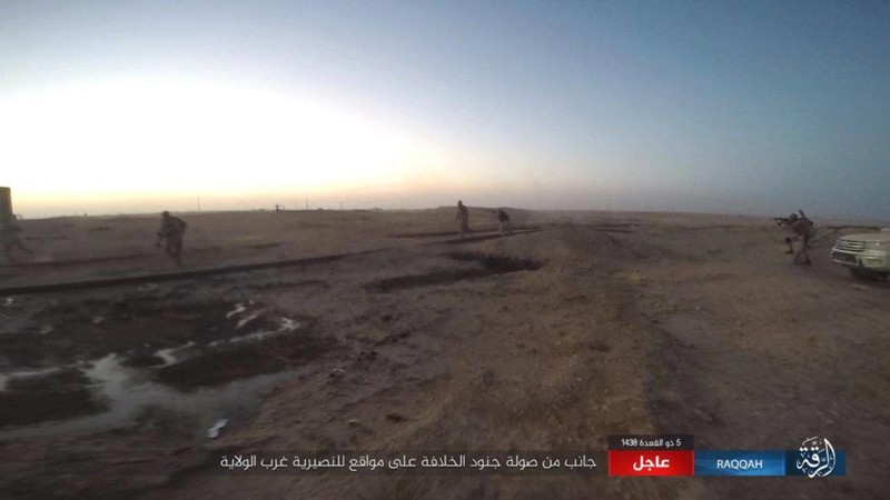 Nhóm chiến binh IS bất ngờ tấn công quân đội Syria - Ảnh Masdar News
