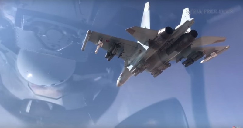 Máy bay tiêm kích đa nhiệm Su-35 trên bầu trời Syria