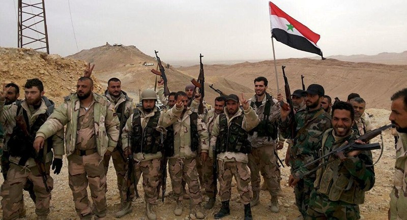 Quân đội Syria vượt qua hệ thống phòng thủ của IS, tiến vào thành phố Deir Ezzor