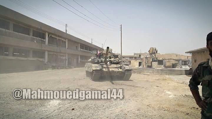 Lực lượng Tiger triển khai trên khu vực sân bay thành phố Deir Ezzor