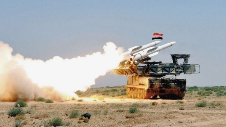 Tổ hợp tên lửa Buk-M2E phòng không Syria - ảnh minh họa Masdar News