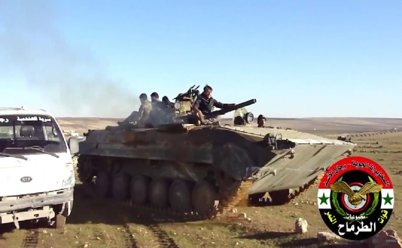 Binh sĩ lực lượng Tiger tiến công trên chiến trường bắc Hama. ảnh Muraselon