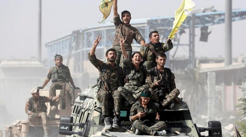 Lực lượng chiến binh YPG trong tổ chức SDF do Mỹ hậu thuẫn - ảnh Masdar News