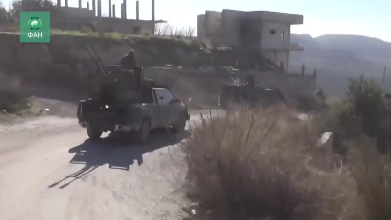 Binh sĩ quân đội Syria tăng cường khả năng chiến đấu trên vùng nông thôn đông bắc Latakia - ảnh minh họa video