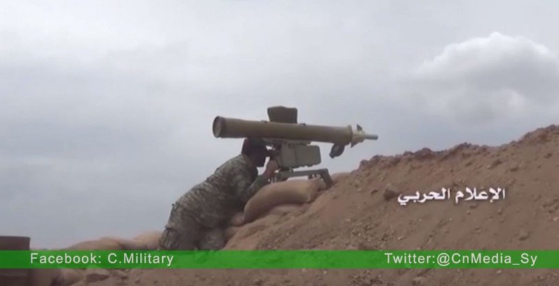 BInh sĩ quân đội Syria sử dụng tên lửa ATGM - ảnh minh họa video