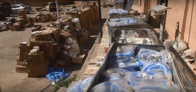 Thuốc men, vật phẩm y tế trong bệnh viện hầm ngầm của IS ở Abukamal, Deir Ezzor