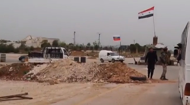 Quân đội Syria và quân cảnh Nga có mặt trong thị trấn Tal Rifa'at thuộc Afrin, Aleppo