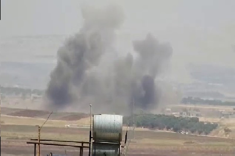 Không quân Syria không kích dữ dội lực lượng HTS ở Idlib. Ảnh minh họa Masdar News