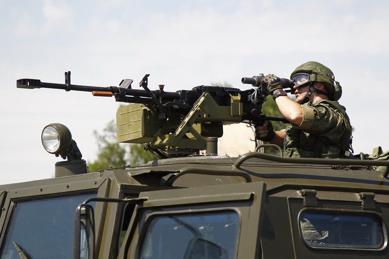 Binh sĩ Nga sử dụng súng máy Kord 12,7 mm. Ảnh RG