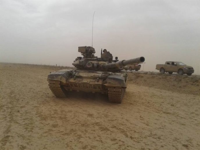 Xe tăng T-90 quân đội Syria trên chiến trường. Ảnh minh họa Masdar News
