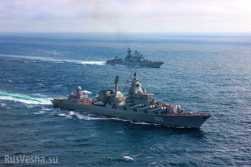 Kỳ hạm, tàu tuần dương tên lửa “Nguyên soái Ustinov” trên biển Địa Trung Hải. Ảnh minh họa Rusvesna