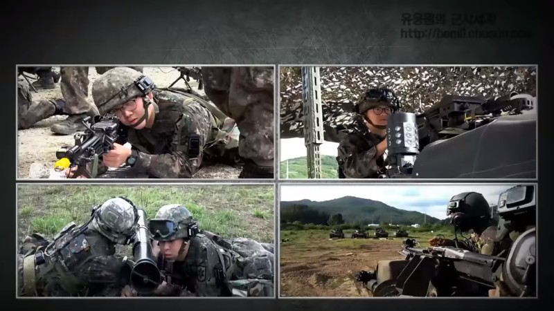 Hình ảnh binh sĩ Hàn Quốc trên màn hình chỉ huy, điều hành tác chiến sở chỉ huy tiền phương. Video: Thế giới quân sự Hàn Quốc.