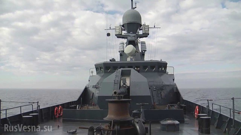 Hộ tống hạm "Soobrazitel'nyy" dự án 20380 trên biển Baltic. Ảnh Rusvesna