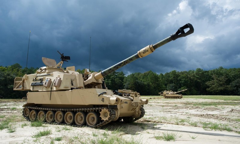 Pháo tự hành tầm xa M109 của quân đội Mỹ sử dụng thử nghiệm đầu đạn tầm xa tốc độ siêu âm (ERCA). Ảnh: The National Interest.