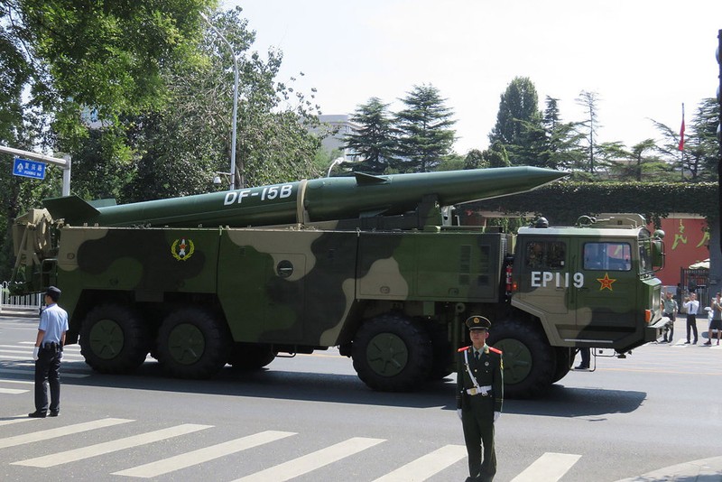 Tên lửa tầm gần DF-15 Trung Quốc. Ảnh minh họa: Russian Gazeta.