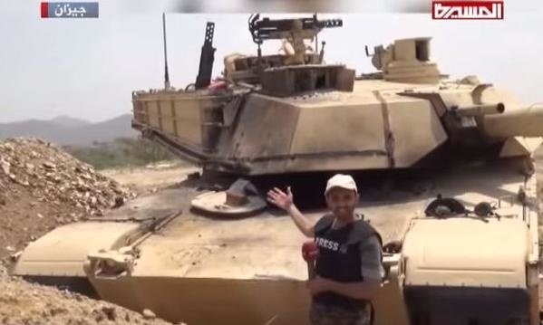 Chiến binh Houthi phá hủy một xe tăng Mỹ trên chiến trường Yemen.