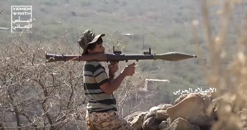 Chiến binh Houthi, sử dụng súng phóng lựu RPG-7 tấn công ở Ả rập Xê-út.